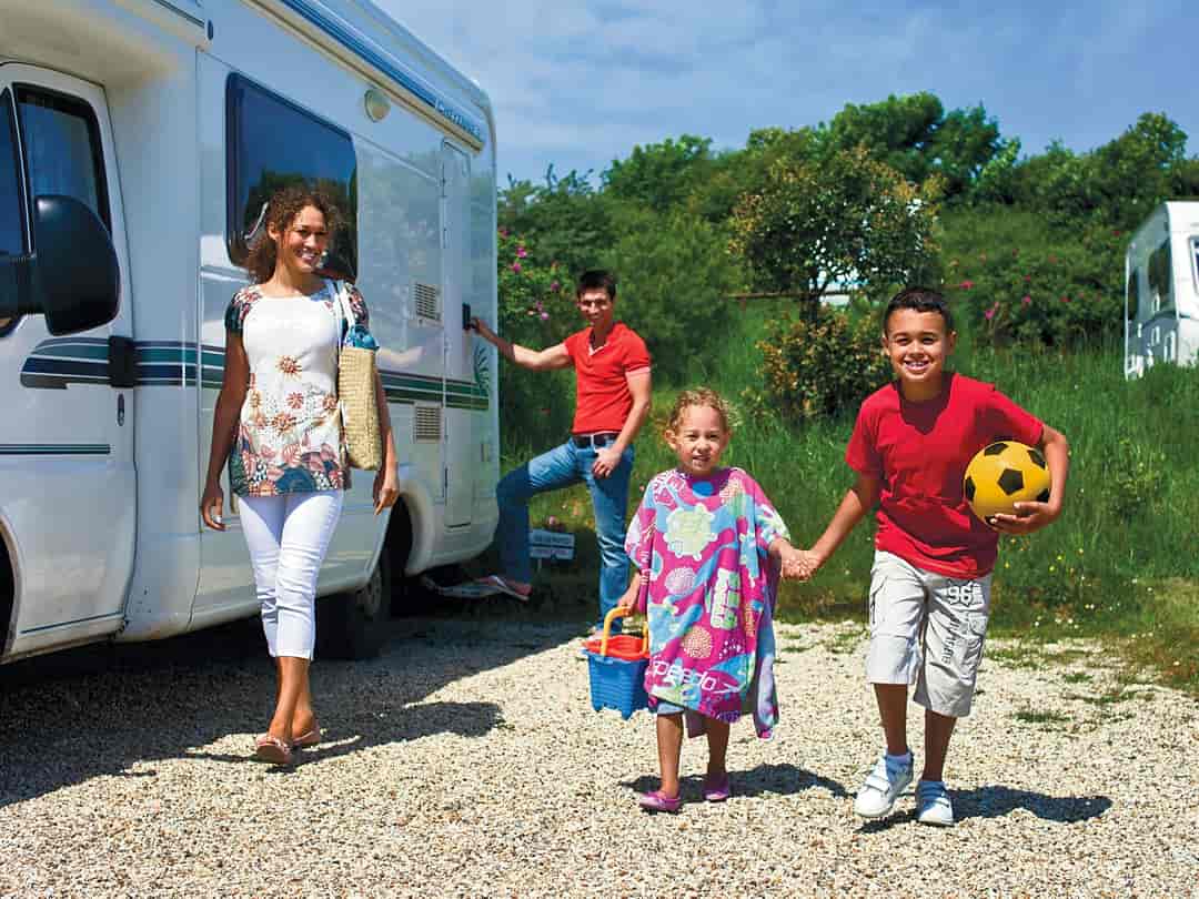 West Bay Holiday Park: Space for all the family