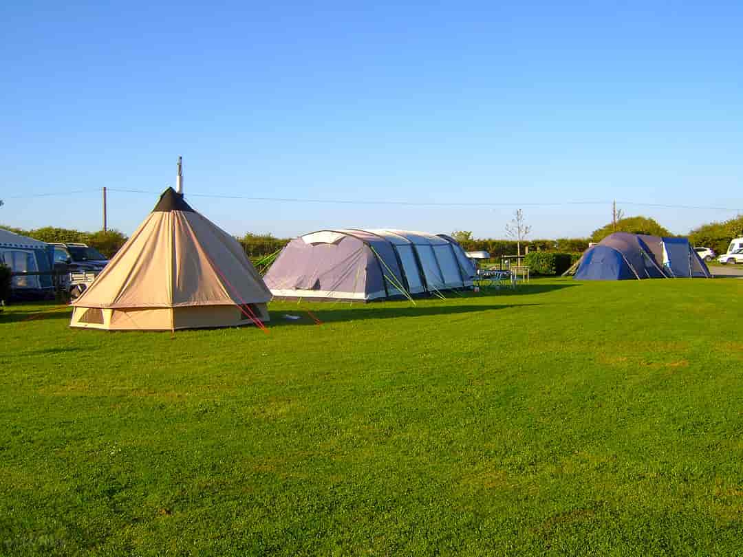 Creampots Touring Caravan and Camping Park: All sorts of tents welcome