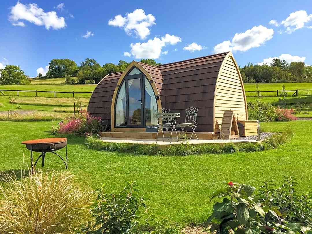 Slades Farm Glamping: Stunning country views all around (photo added by manager on 10/10/2022)