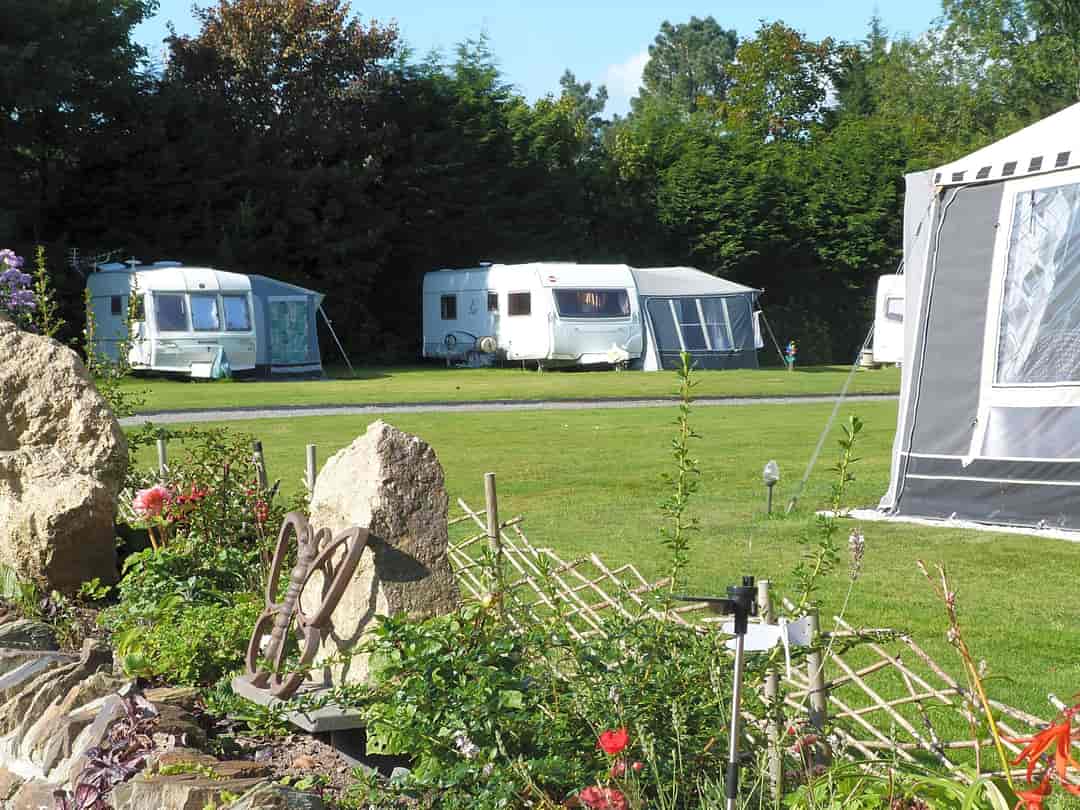 Eden Valley Holiday Park: Spacious pitches