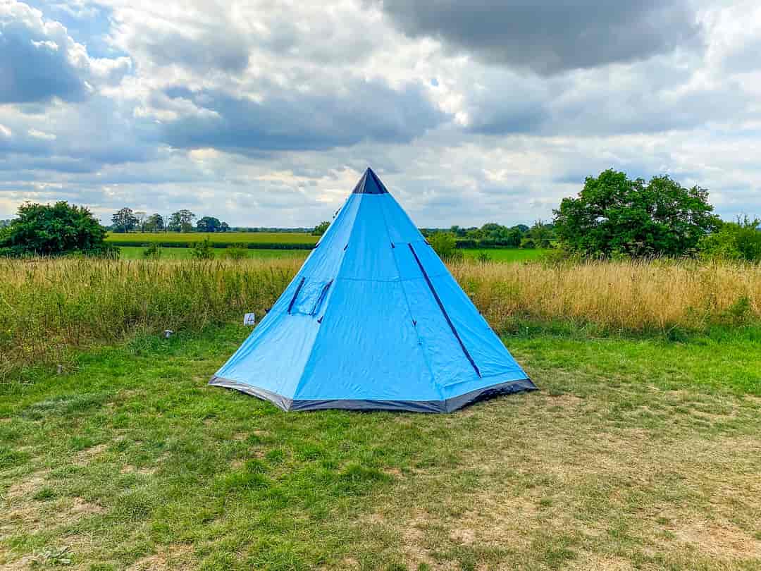 Farndon Tent Camping Meadow