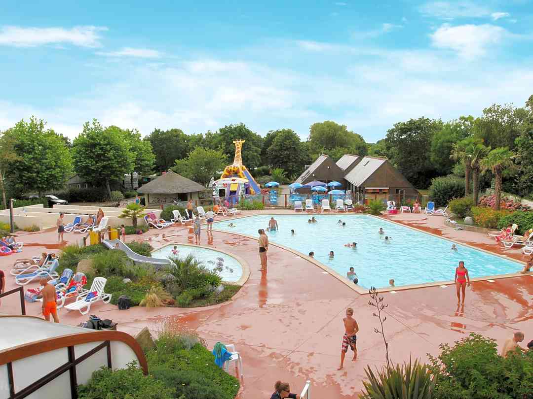 Camping La Baie De Douarnenez Poullan Sur Mer Pitchup