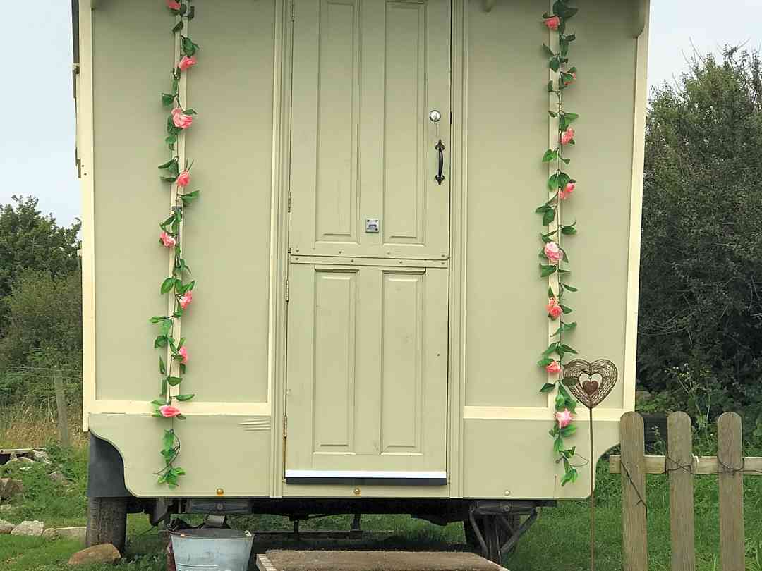 Find The Best Lodges Log Cabins In Helston Cornwall Pitchup