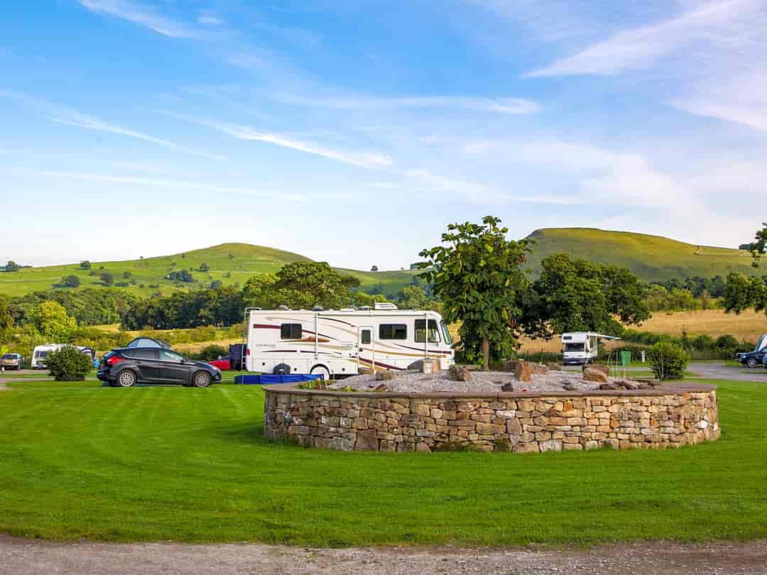 Upper Hurst Farm: Pitches with rural views