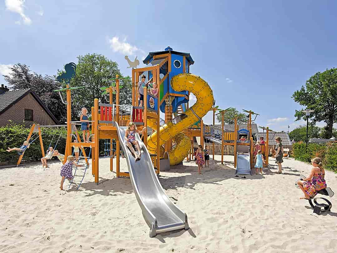 Kampeerpark De Boshoek: Playground