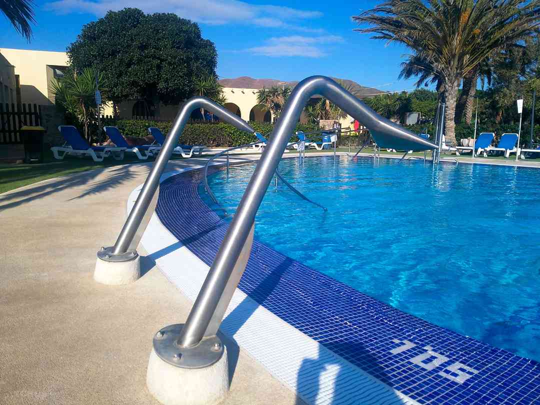 Camping Los Escullos: piscina