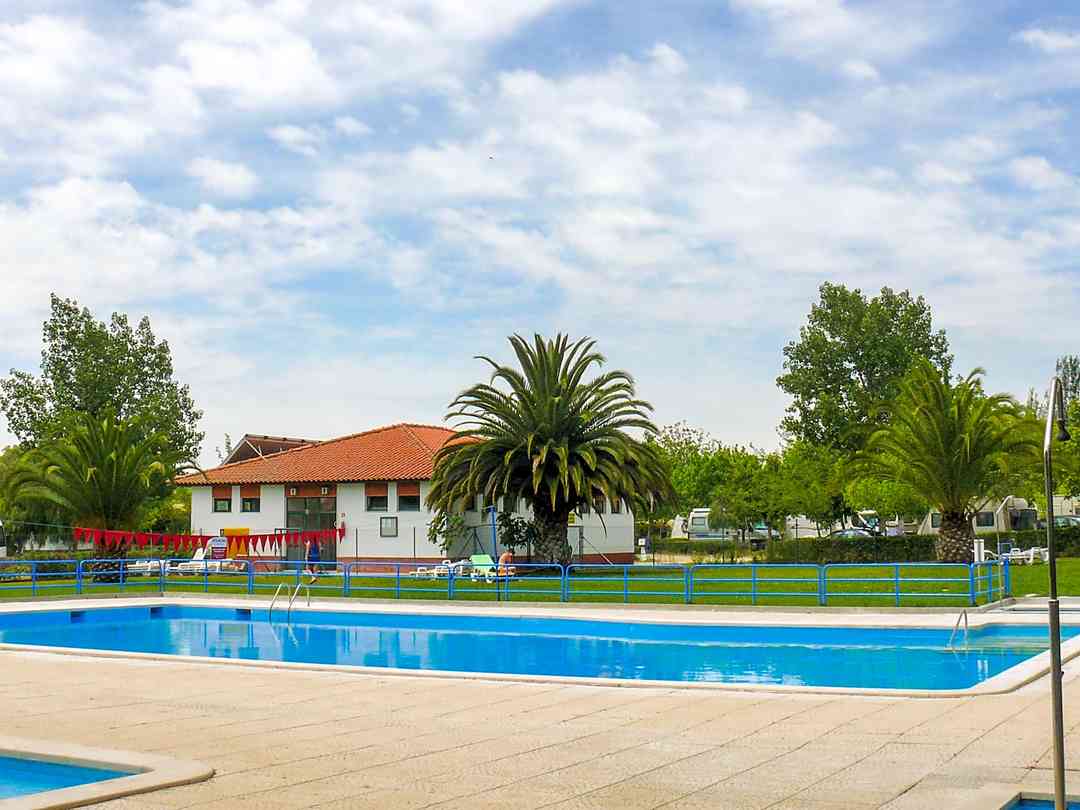 Parque Orbitur Évora: Swimming pool