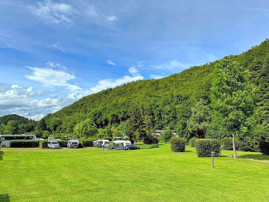 Camping Denntal: Neatly kept grass pitches (photo added by manager on 01/07/2024)