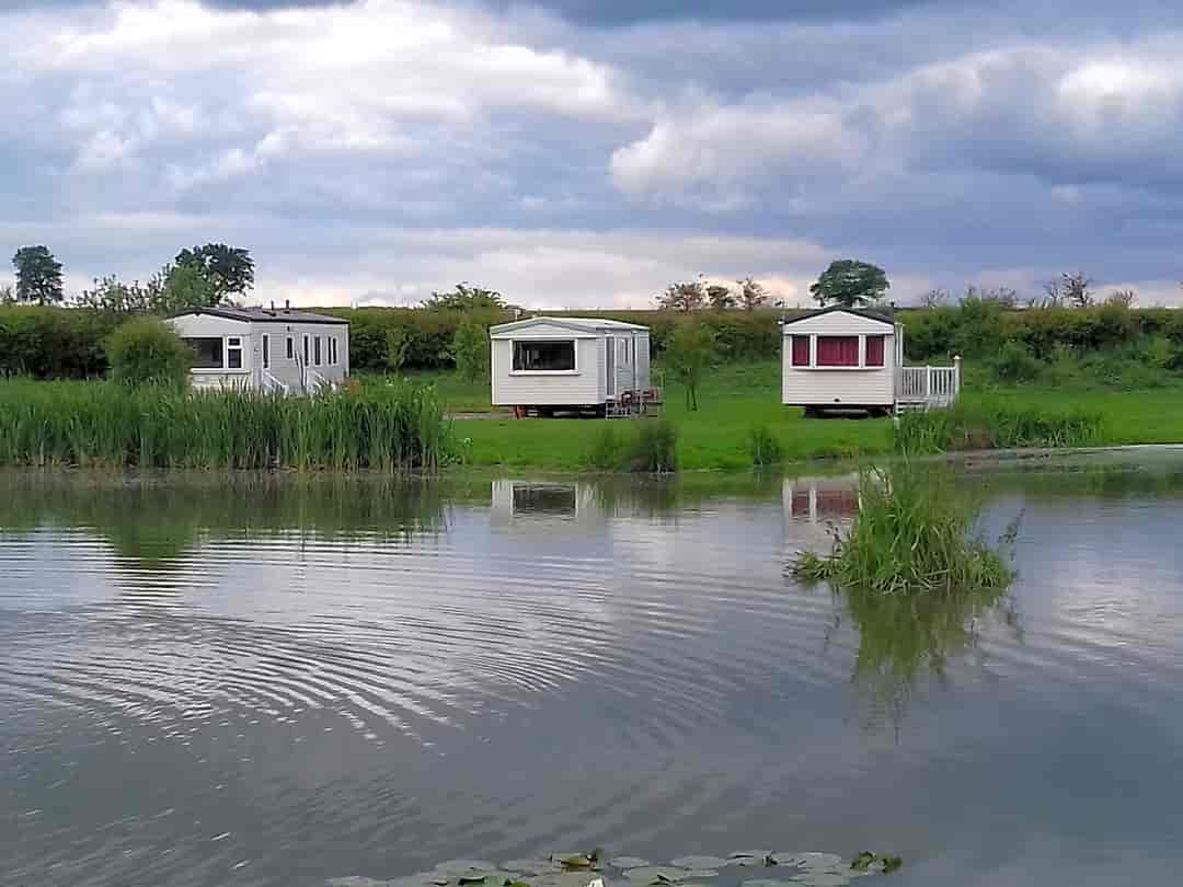 Alvingham Lakes: Static caravans