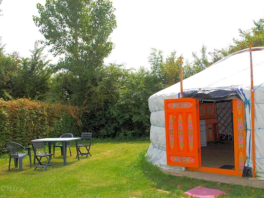 Bretagne, Frankreich: Jurten, Tipis, Rundzelte und Domzelte Bretagne, Frankreich: Jurten, Tipis, Rundzelte und Domzelte