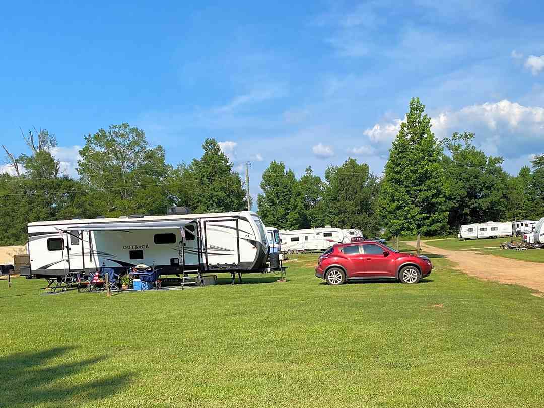 Talladega Pit Stop RV Park and Campground: Around the site