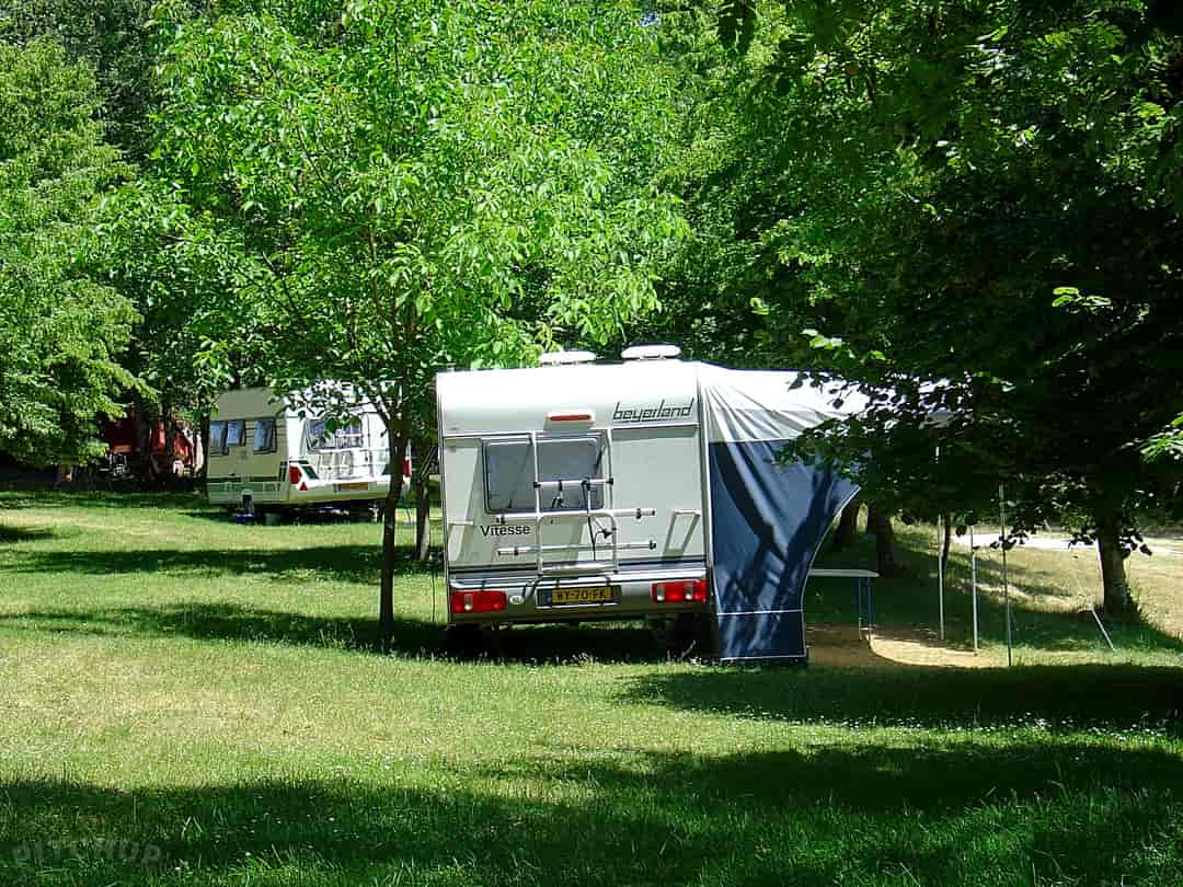 Camping La Brugère: Spring-time onsite