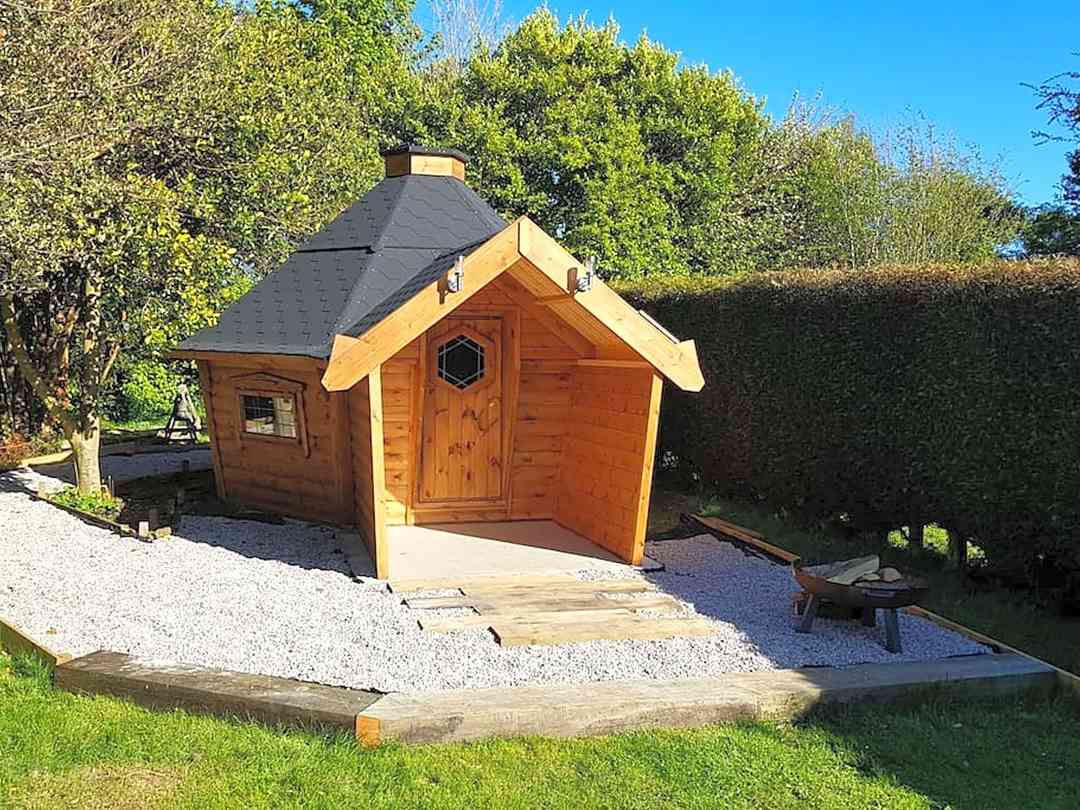 Tre-End Glamping: The Holt exterior