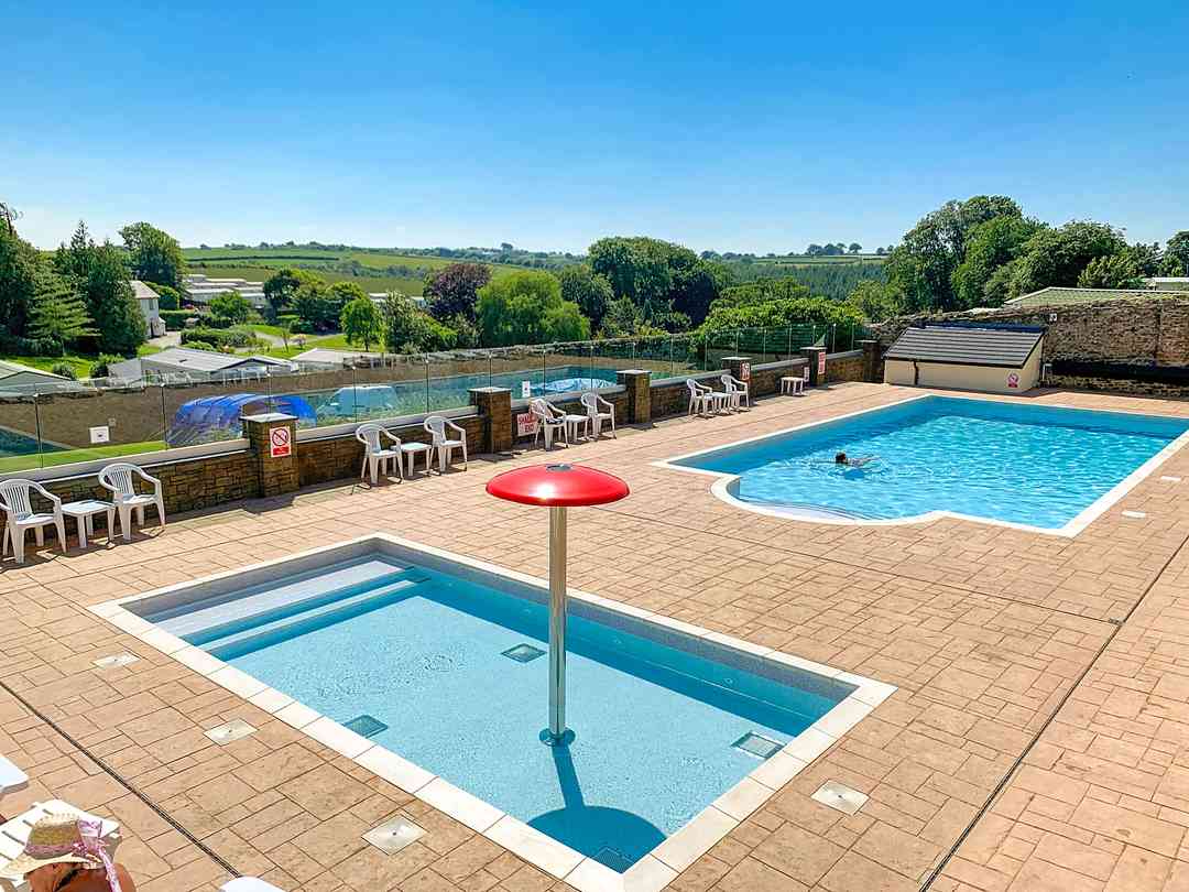 Smytham Holiday Park: Swimming pool (photo added by manager on 12/08/2022)