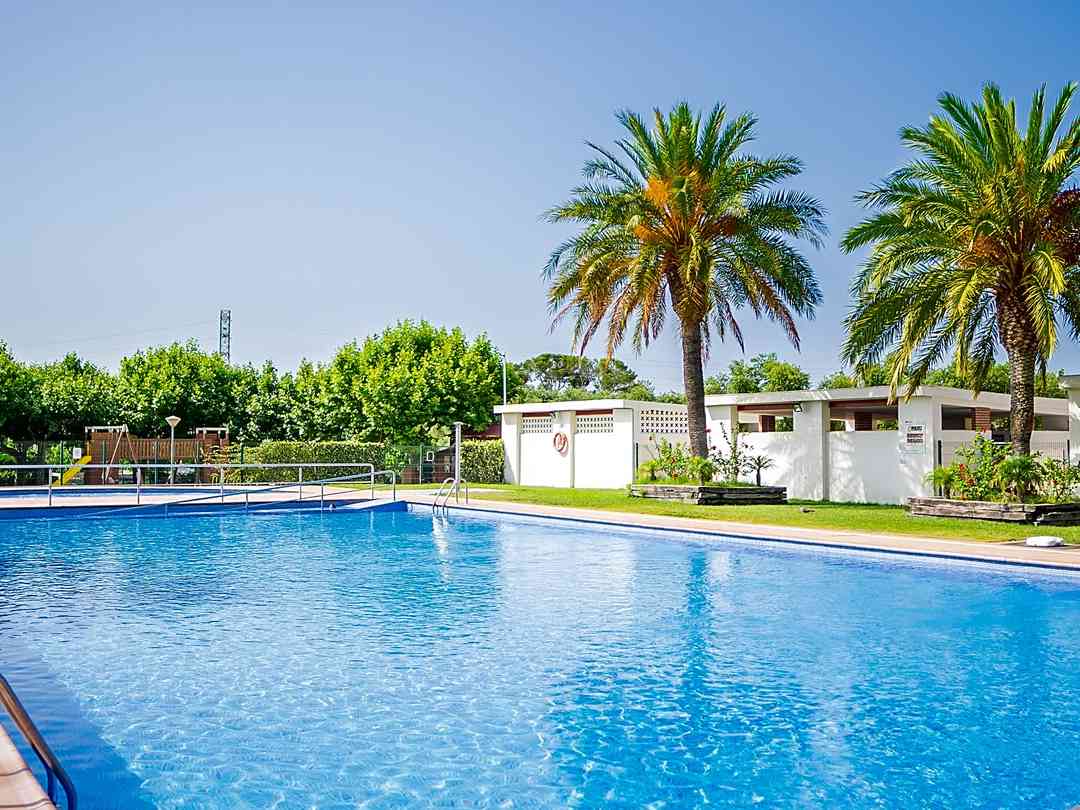 Camping Cambrils Caban: Piscina (photo added by manager on 27/08/2022)