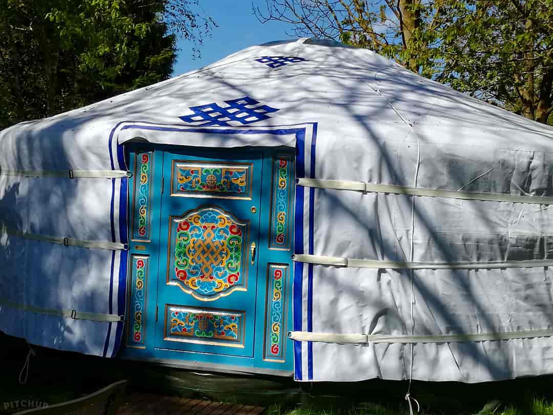 7 Valleys Glamping: Colourful door to the yurt