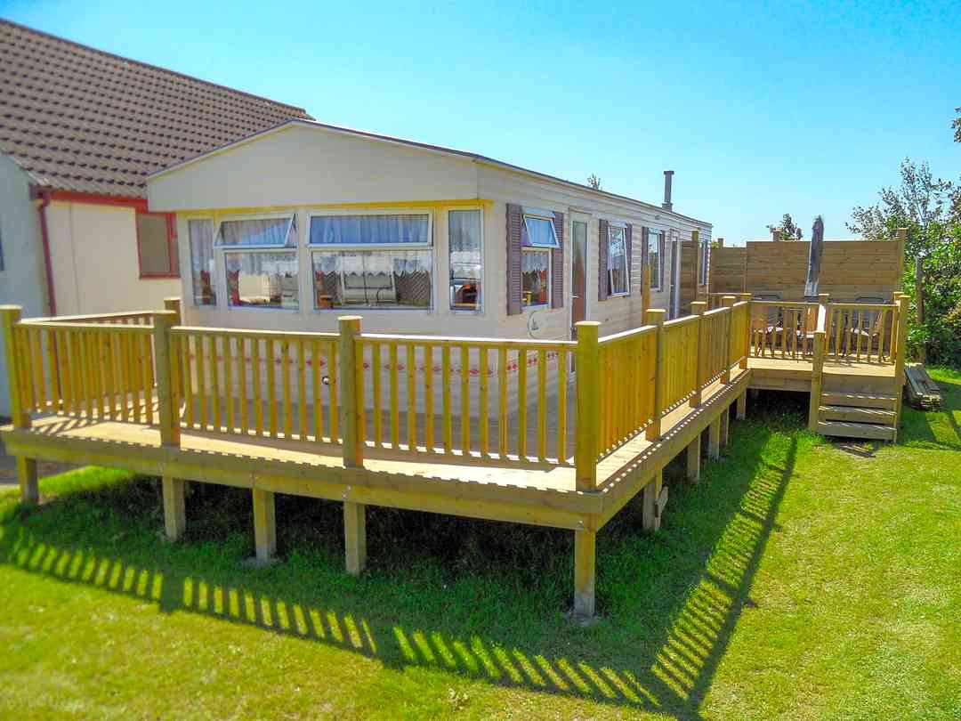 The Kings Head: Six-berth static with private hot tub