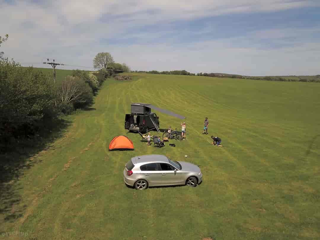 Long Moor Farm Camping: Spacious pitches
