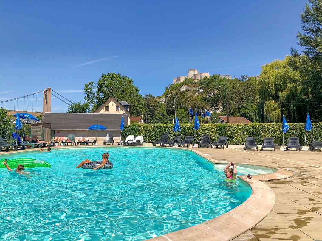 Camping L'Île des Trois Rois: Visitor image of the pool (photo added by manager on 05/09/2022)