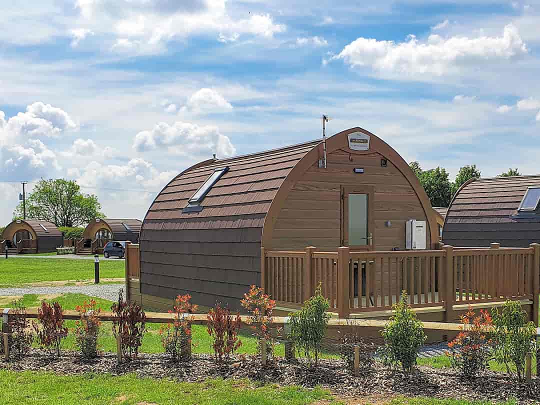 High Farm Holiday Park: Camping pods