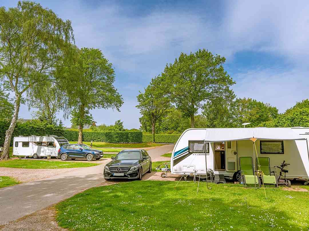 Pearl Lake Leisure Park: Spacious pitches