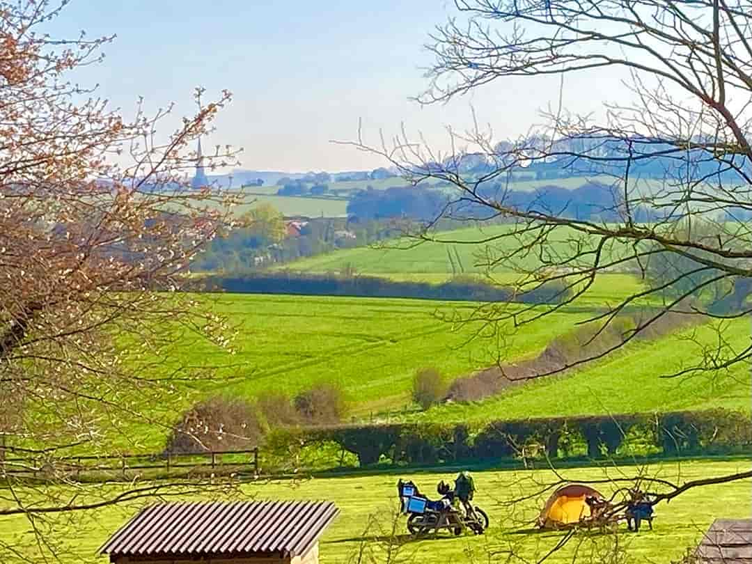 Salisbury Campsite at Bake Farm: Our very first campers