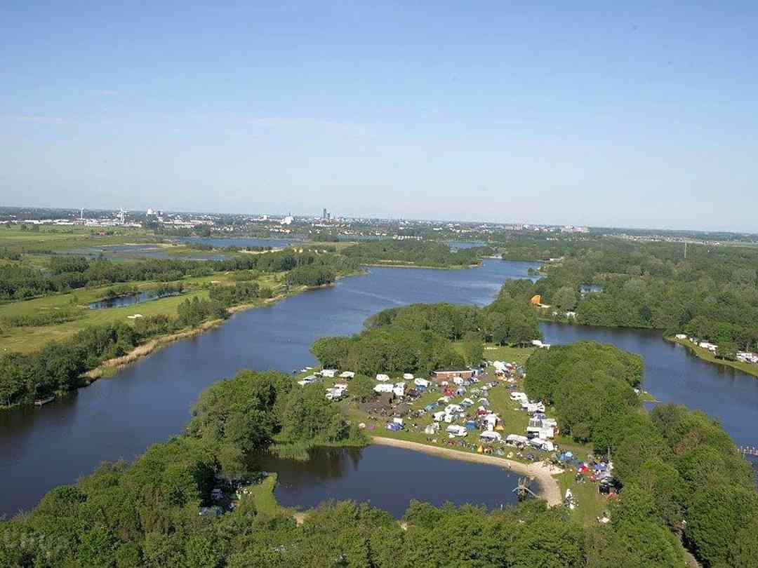 tweede orgaan Discriminatie Camping De Kleine Wielen, Leeuwarden, Friesland - Pitchup®