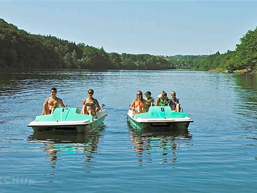 Camping Les Terrasses Du Lac Pont De Salars Pitchup