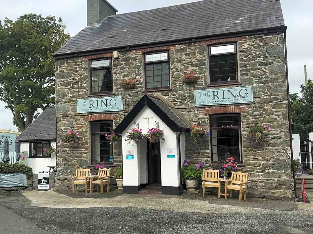 Front of the Pub (photo added by carolyn_r219125 on 06/08/2021)