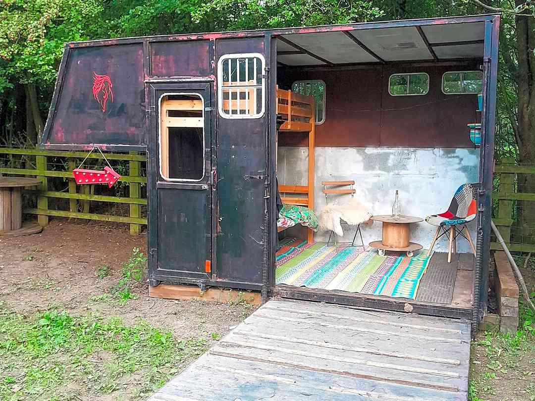 Huckleberry Farm: The Horsebox in the woods (photo added by manager on 24/08/2023)