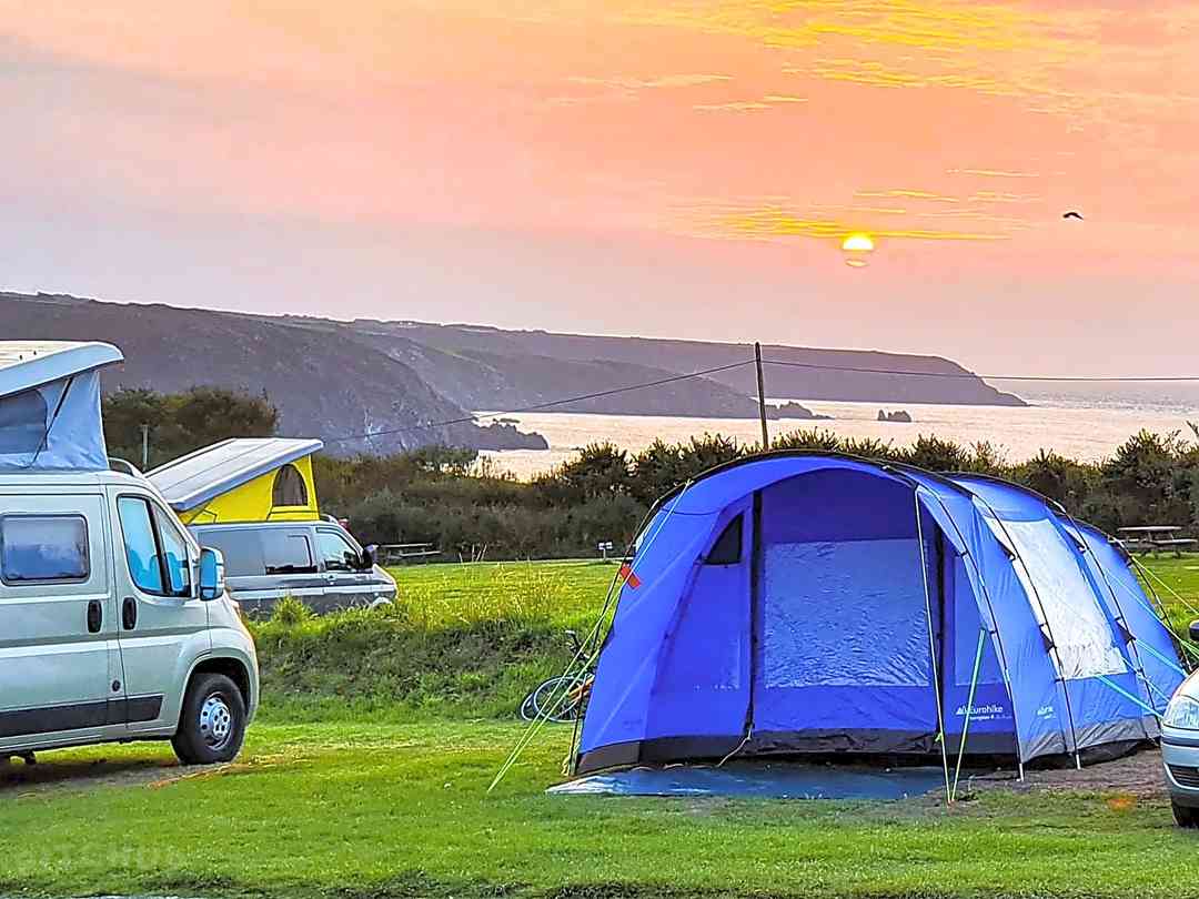 Best Campsites In Lizard Cornwall 2021 130 Lizard Cornwall Camping Sites On Pitchup