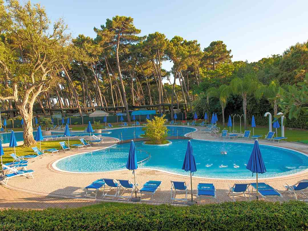 Camping Village Settebello Fondi Pitchup