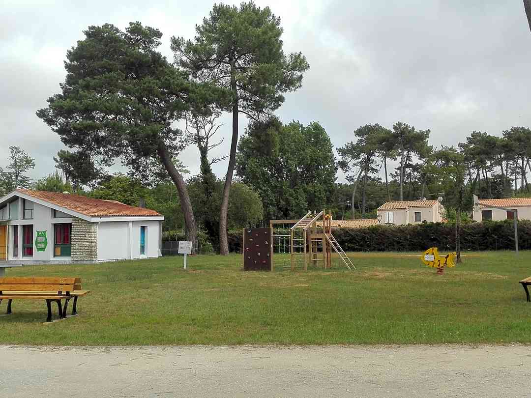Residence Sous Les Pins La Tremblade Pitchup