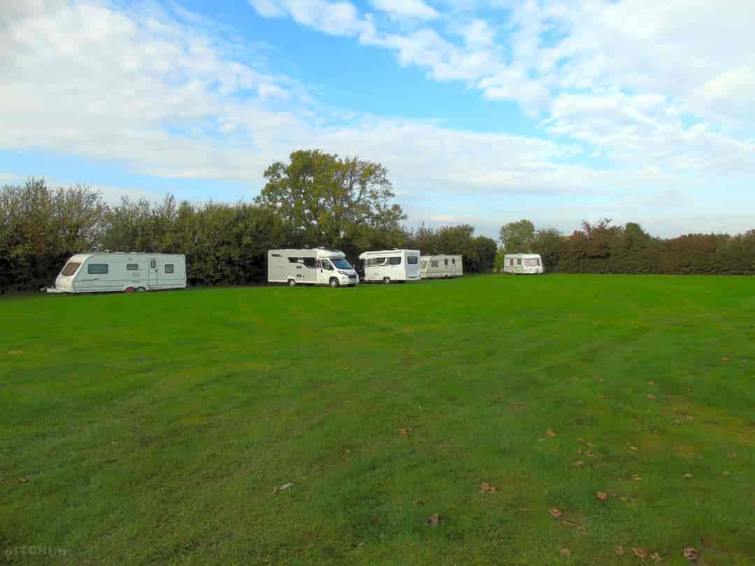 Waggon and Horses: Space for tourers and campervans