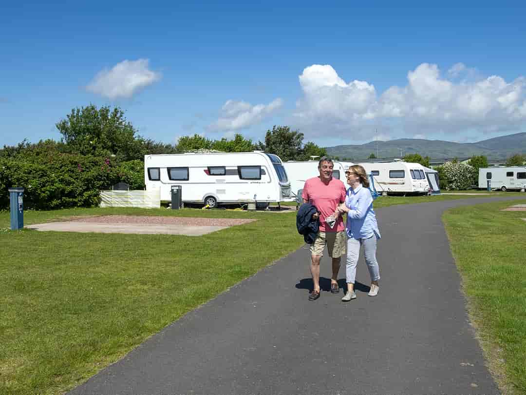 Southerness Holiday Park: Spacious pitches