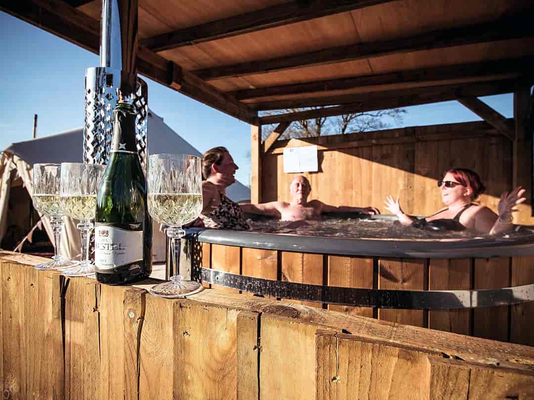Glamp and Tipple: Hot tub