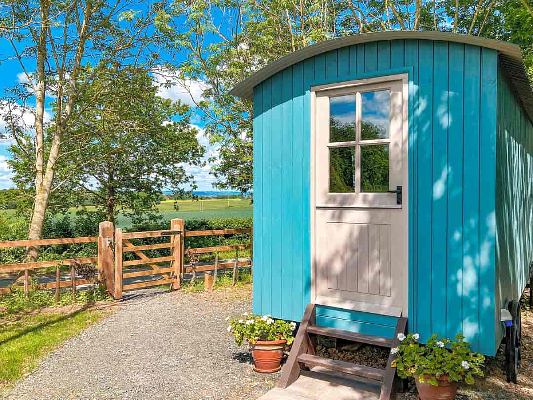 Broadmeadow Glamping: Visitor image of the shepherd’s hut