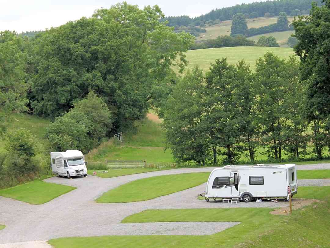 The Oaks Lakes Caravan Park York Pitchup