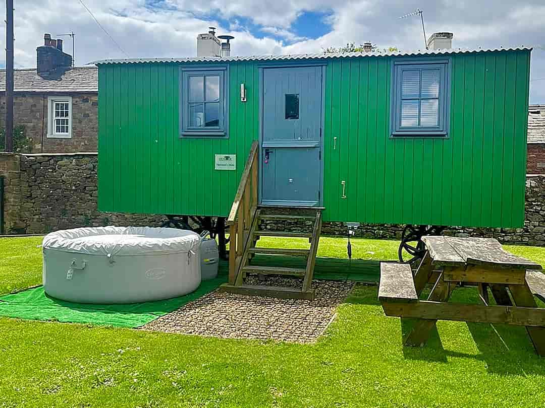 Bowness on Solway Camping and Glamping: Shepherd's hut (photo added by manager on 05/09/2022)