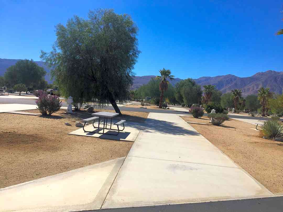 Book Rv Parks Motorhome Campgrounds In West Usa Pitchup