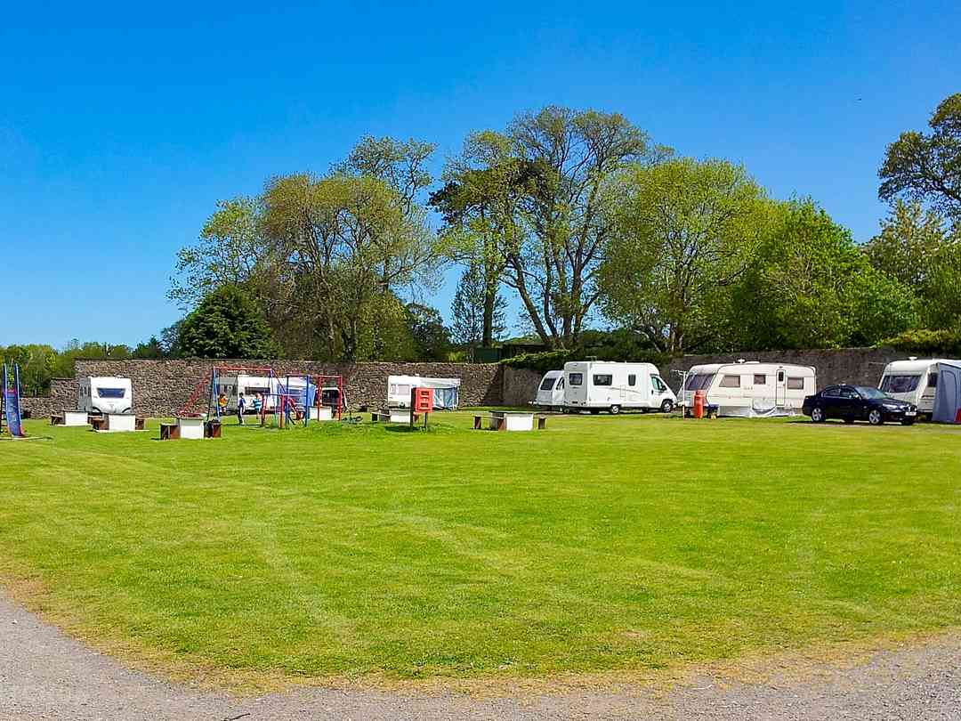 Treborth Hall Farm Caravan Site (фото добавлено менеджером 24.07.2023)