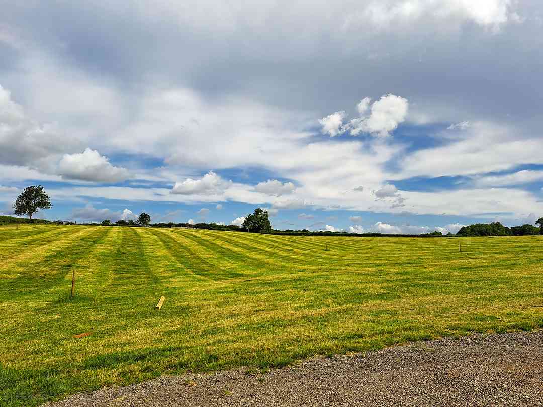Large field available for big events (photo added by manager on 11/08/2025) Dadford Road Campsite: Large field available for big events (photo added by manager on 11/08/2025)