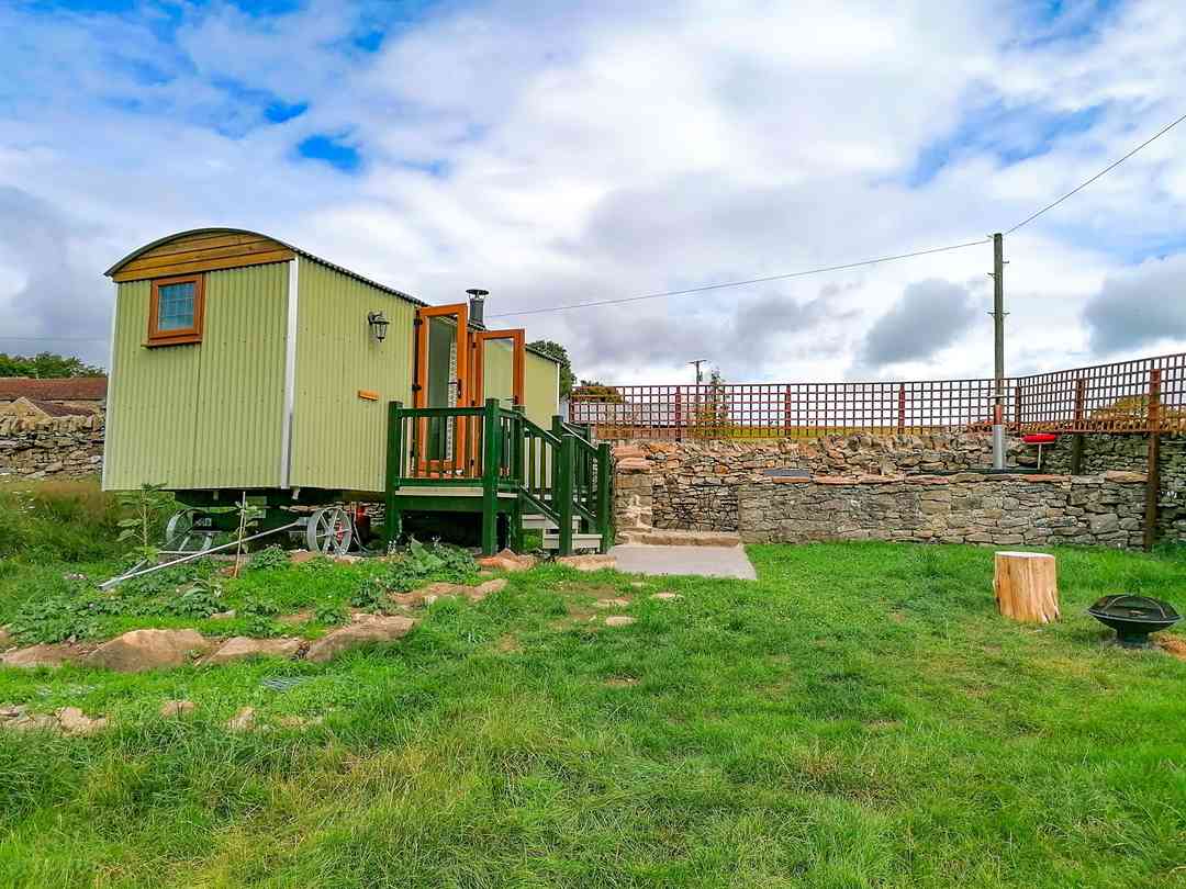 Newlands Hall: Weardale Retreat, with private patio, wood-fired hot tub, barbecue and firepit (photo added by manager on 28/09/2022)