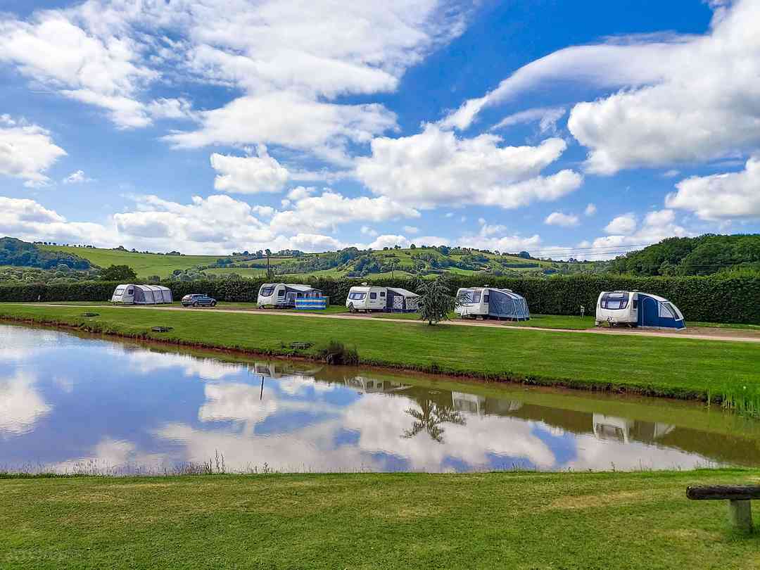 Burhope Farm Campsite: Lakeside Pitches