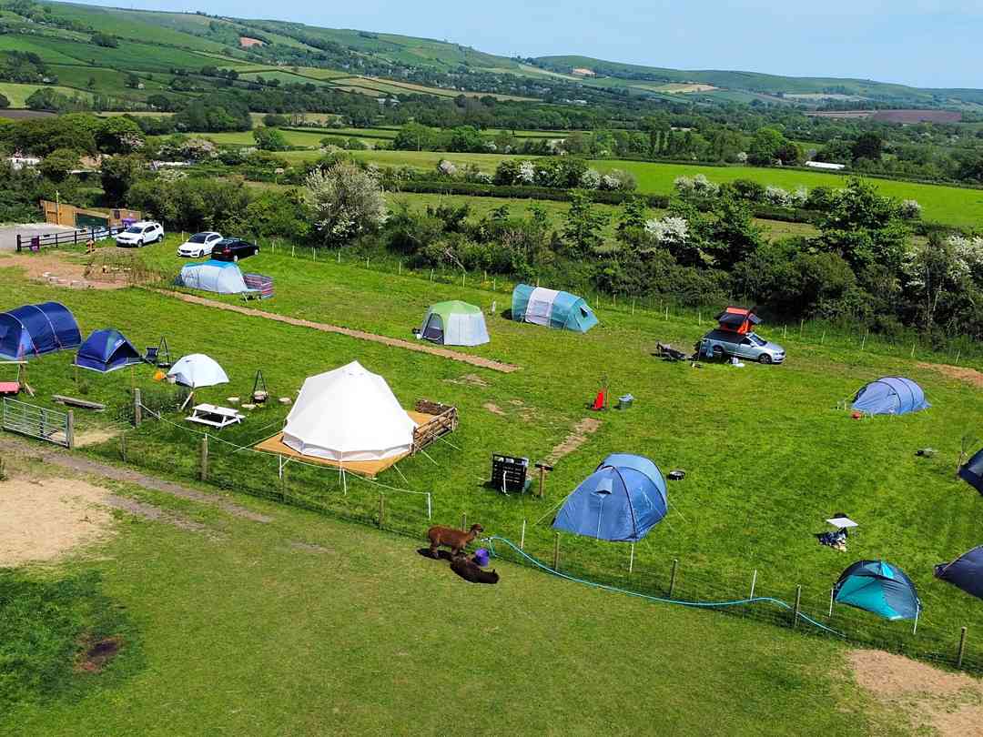 Ariel shot (photo added on 30/05/2023) Flowerdew Farm: Ariel shot (photo added on 30/05/2023)