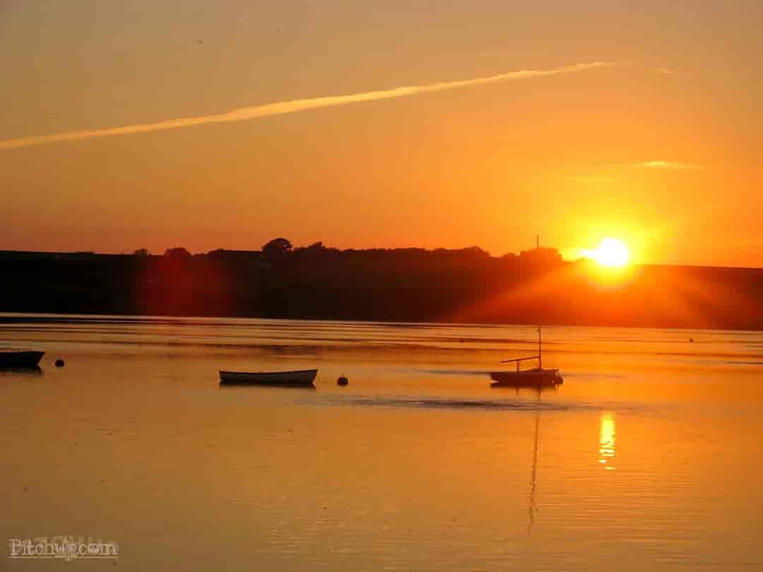 Tamar Lakes Campsite: Sunset