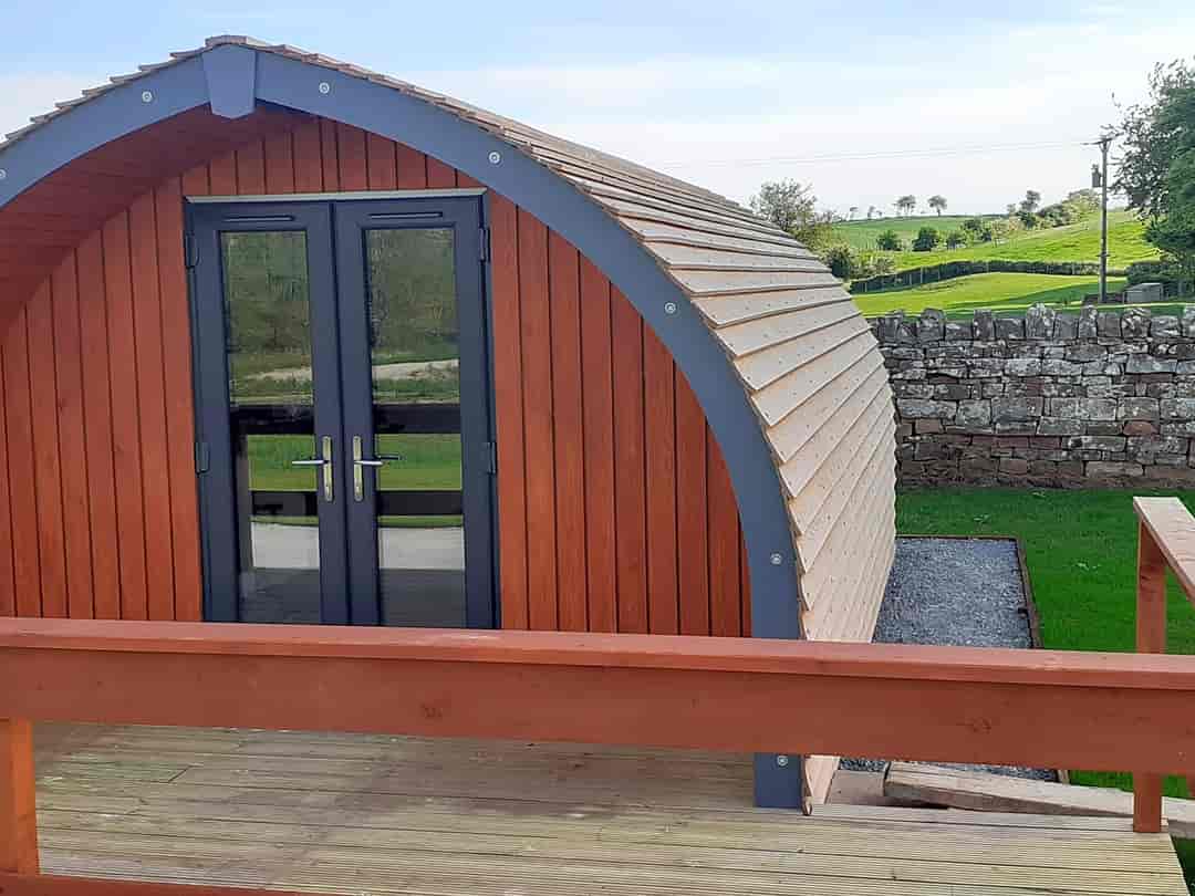Cairn Meadow Pods: Oyster Catcher camping pod exterior