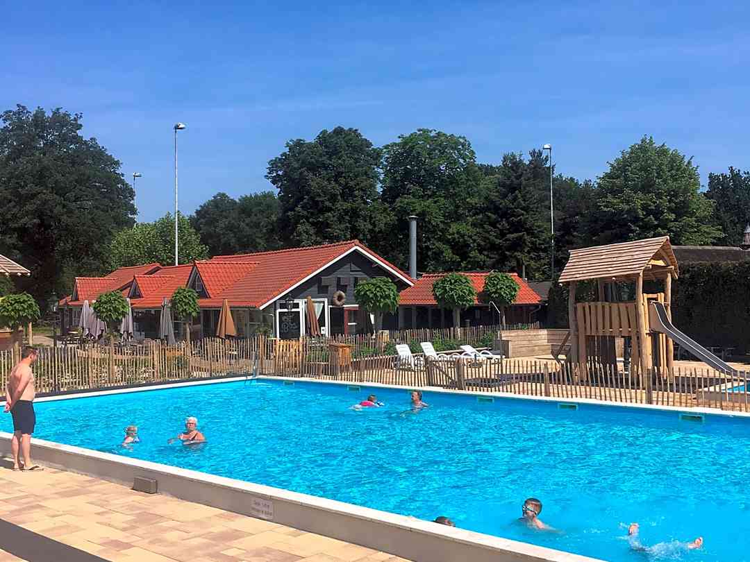 Buitenzwembad Vakantieparken En Campings Campings Op Pitchup