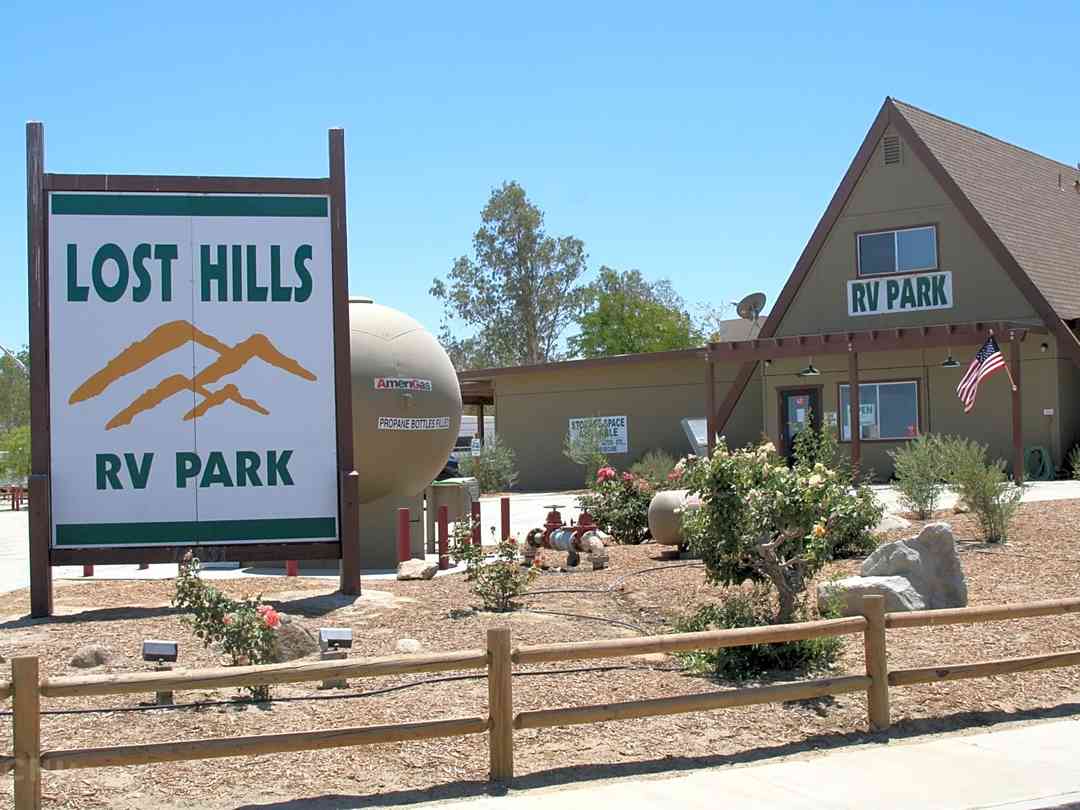 Lost Hills Rv Park Lost Hills Pitchup