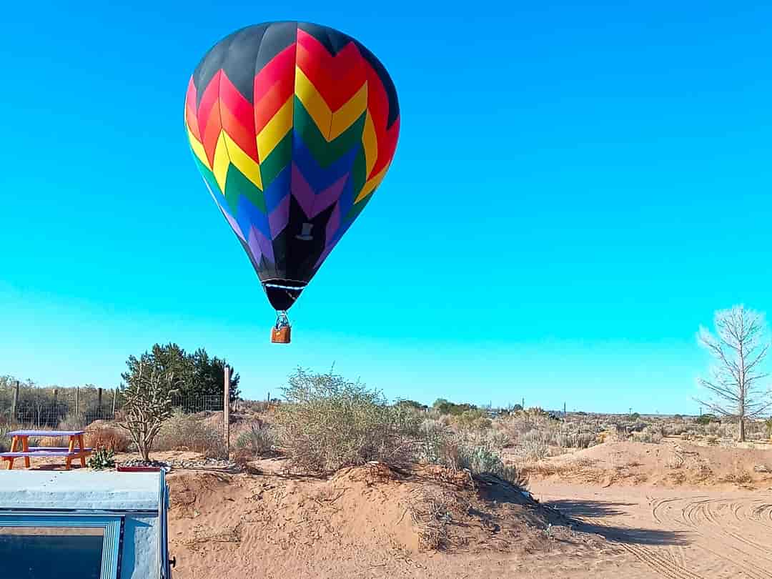 Our Desert Homestead: Hot-air balloon over the campground